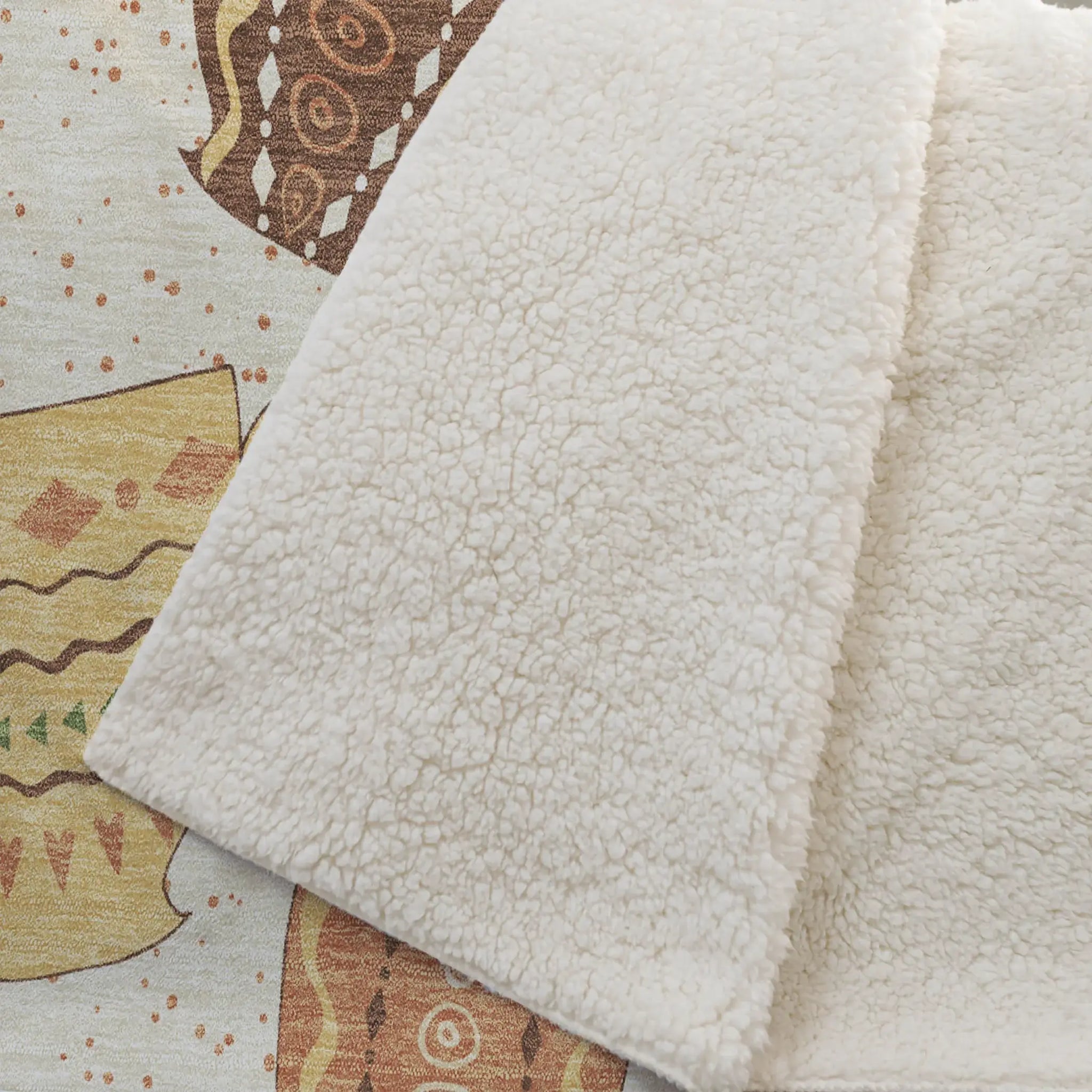 50" X 70" Ivory Orange And Green Teacups Microfiber Plush Throw Blanket - Homeroots - Flyclothing LLC