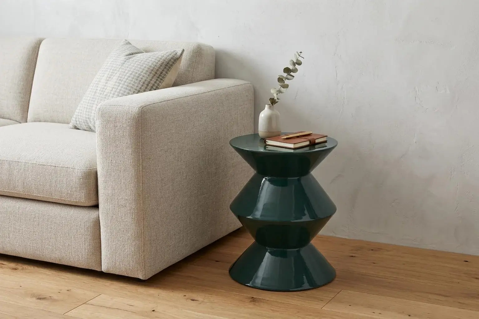 18" Green Wood Round Top Geo Pedestal End Table - Homeroots - Flyclothing LLC