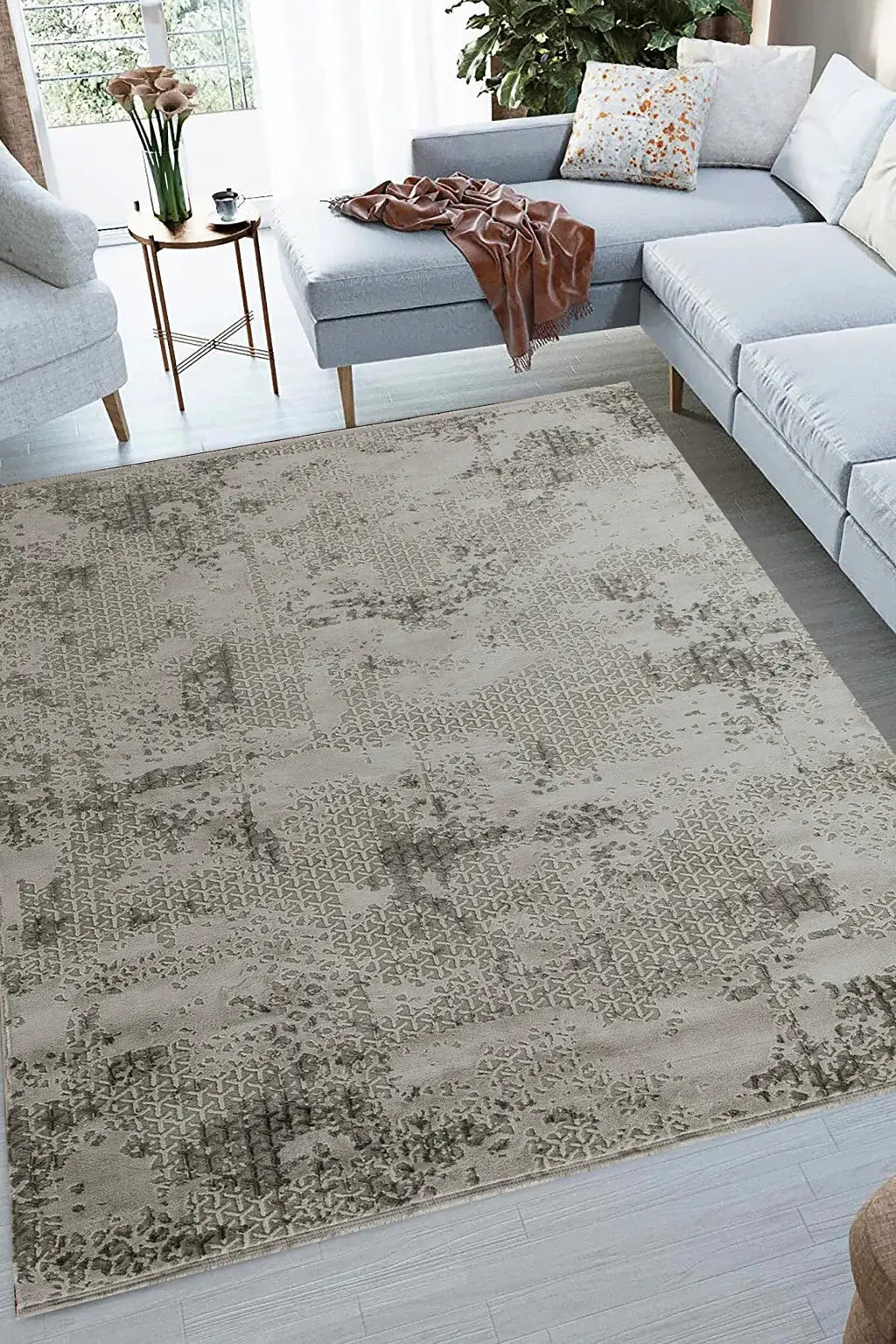 7' X 10' Gray And White Abstract Distressed Area Rug With Fringe - Homeroots - Flyclothing LLC