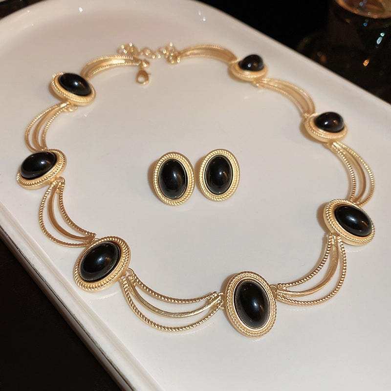 Alloy Oval Gemstone Necklace - Trendsi - Flyclothing LLC