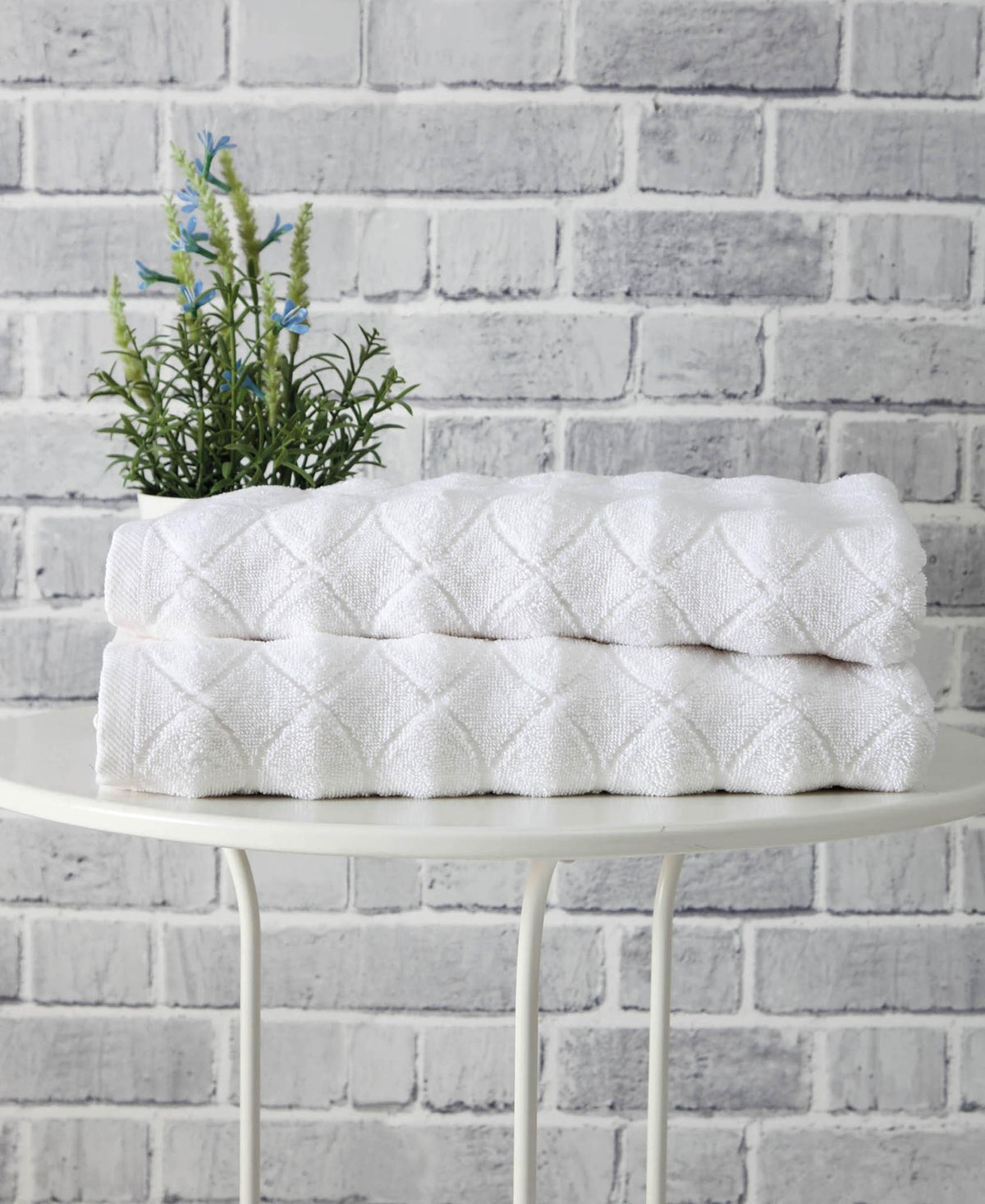 Set of Two White Geometric Turkish Cotton 27" X 54" Bath Towels - HomeRoots - Flyclothing LLC