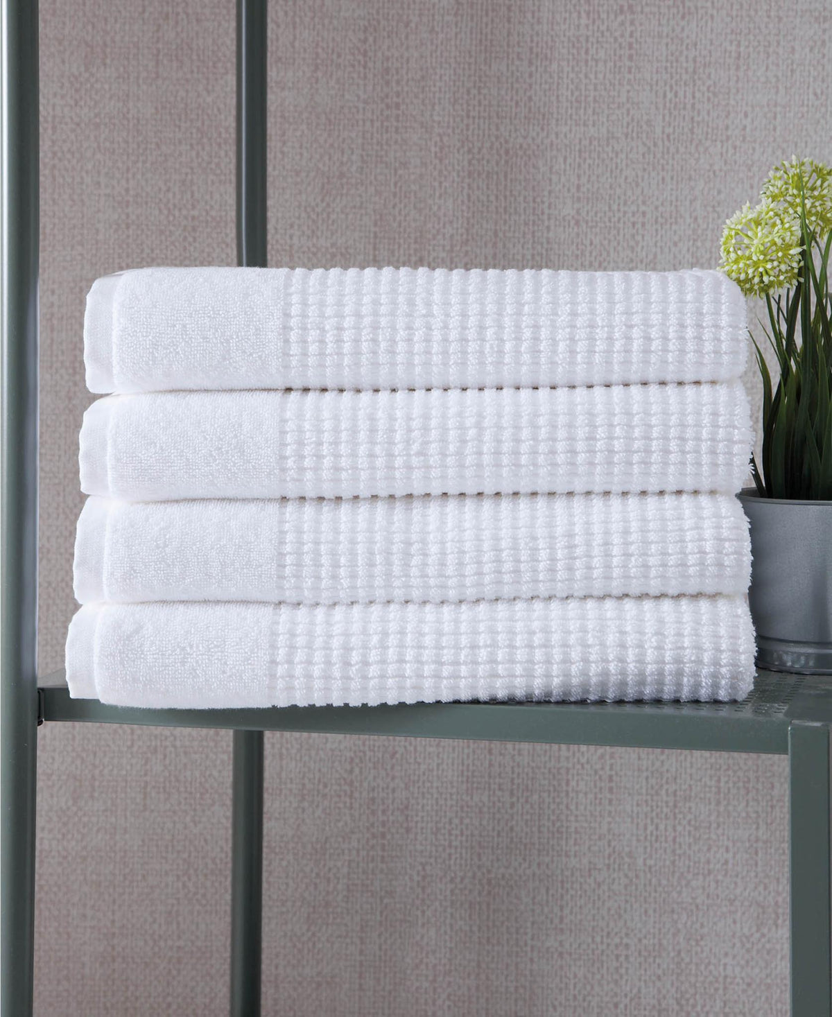 Set of Four White Polka Dots Turkish Cotton 27" X 54" Bath Towels - HomeRoots - Flyclothing LLC