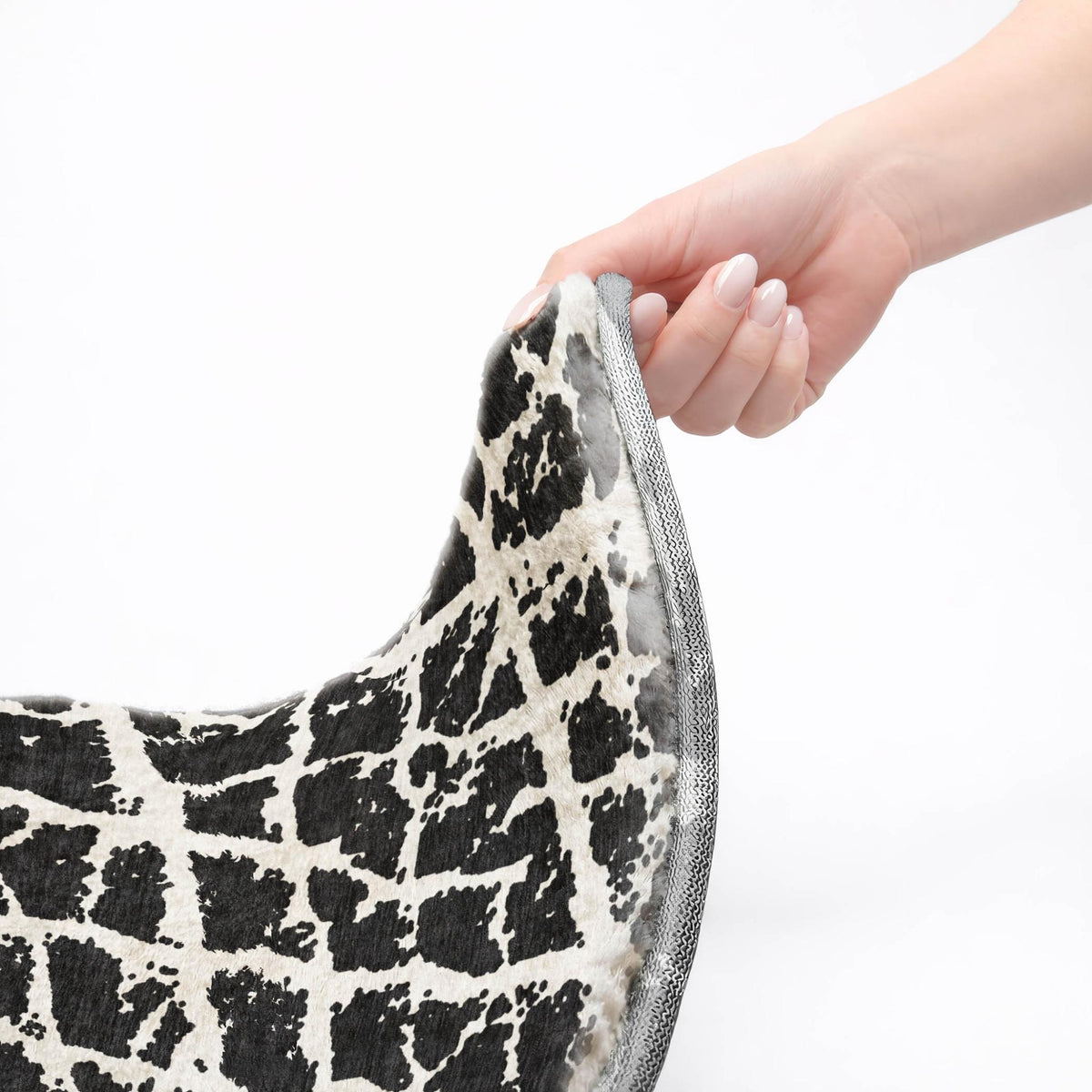 5' X 8' Black And Ivory Geometric Shag Washable Area Rug With UV Protection - HomeRoots - Flyclothing LLC