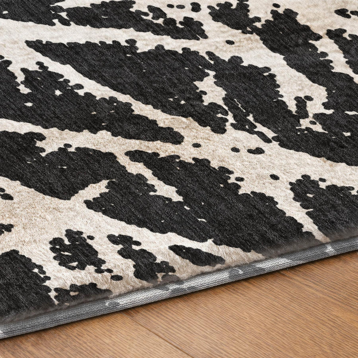 8' X 10' Black And Ivory Geometric Shag Washable Area Rug With UV Protection - HomeRoots - Flyclothing LLC