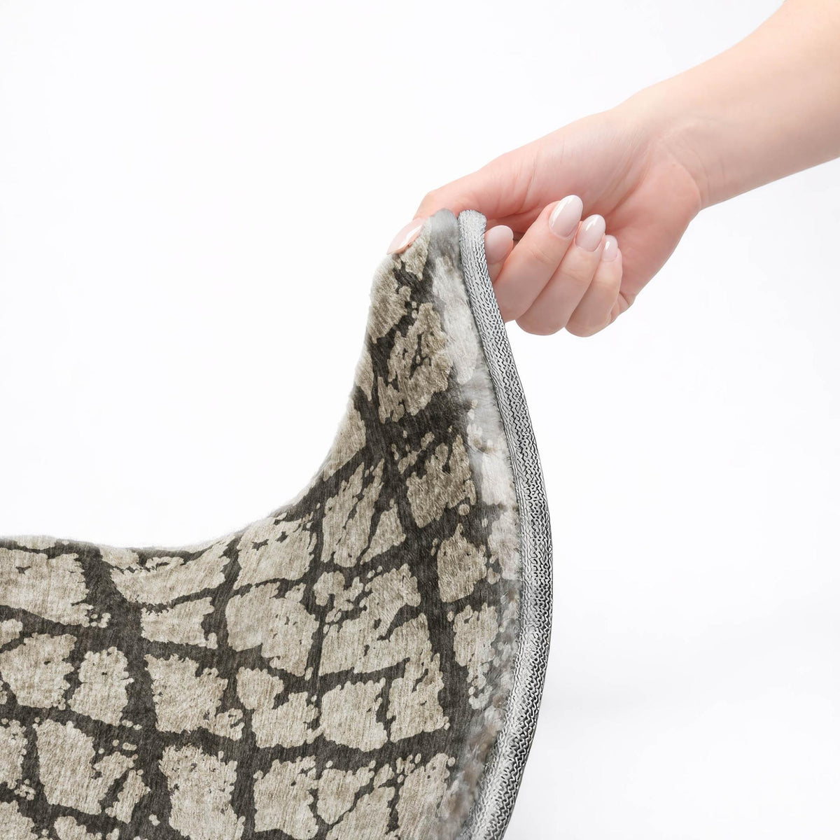 8' Gray And Charcoal Geometric Shag Washable Round Rug With UV Protection - HomeRoots - Flyclothing LLC