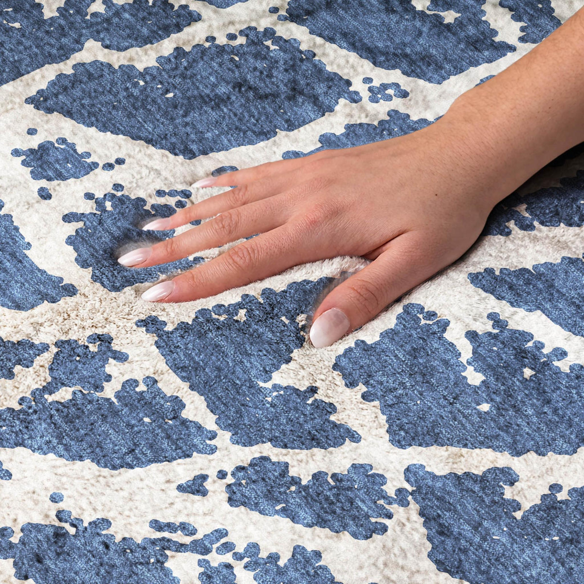 8' X 10' Navy Blue And Ivory Geometric Shag Washable Area Rug With UV Protection - HomeRoots - Flyclothing LLC