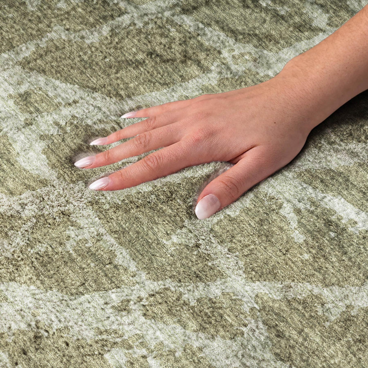 8' Olive Green And Fern Green Geometric Shag Washable Round Rug With UV Protection - HomeRoots - Flyclothing LLC