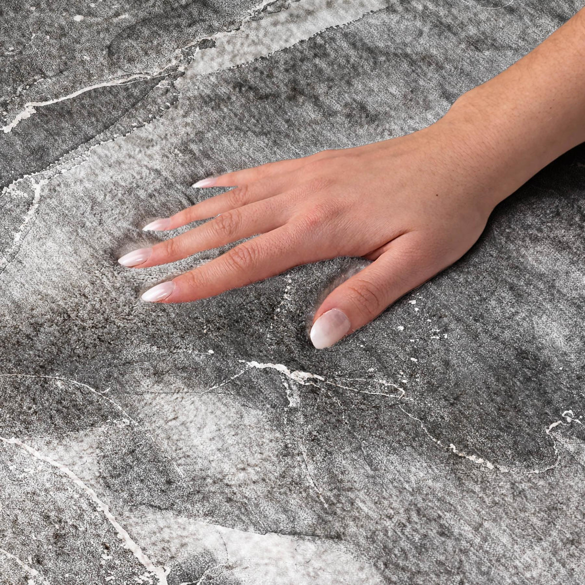 8' Gray And Charcoal Abstract Shag Washable Round Rug With UV Protection - HomeRoots - Flyclothing LLC