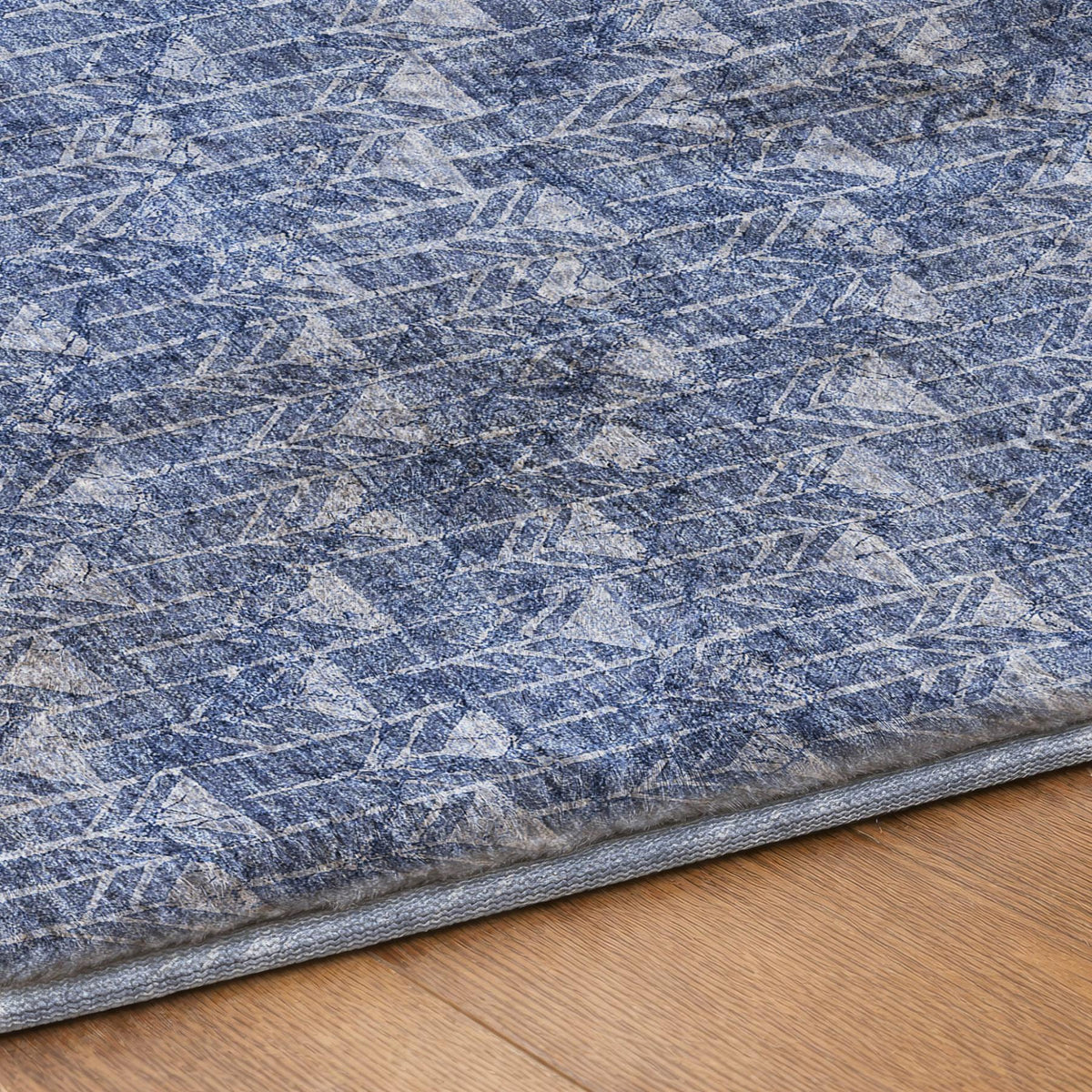 5' X 8' Navy Blue And Ivory Geometric Shag Washable Area Rug With UV Protection - HomeRoots - Flyclothing LLC