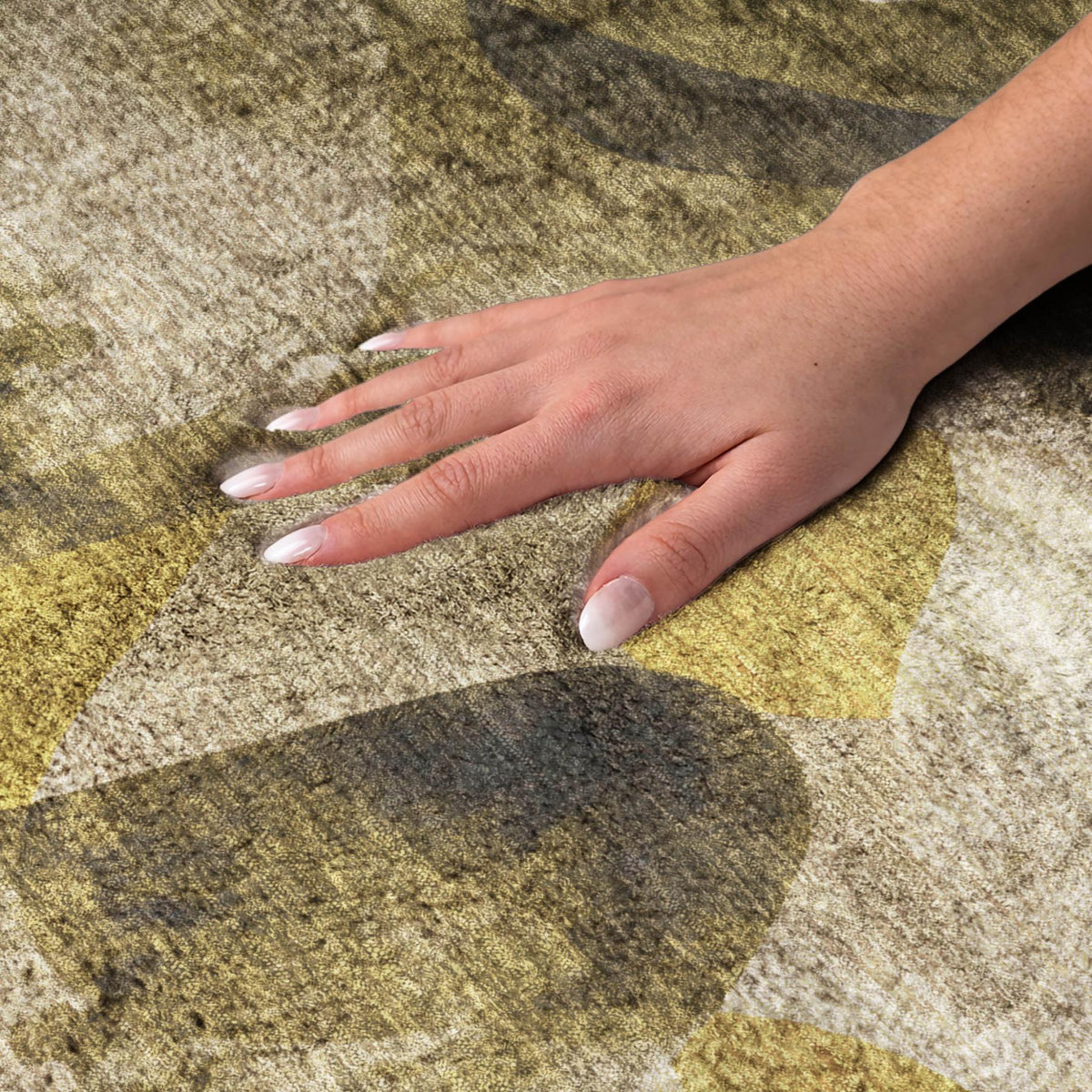 8' Coffee And Gold Abstract Shag Washable Round Rug With UV Protection - HomeRoots - Flyclothing LLC