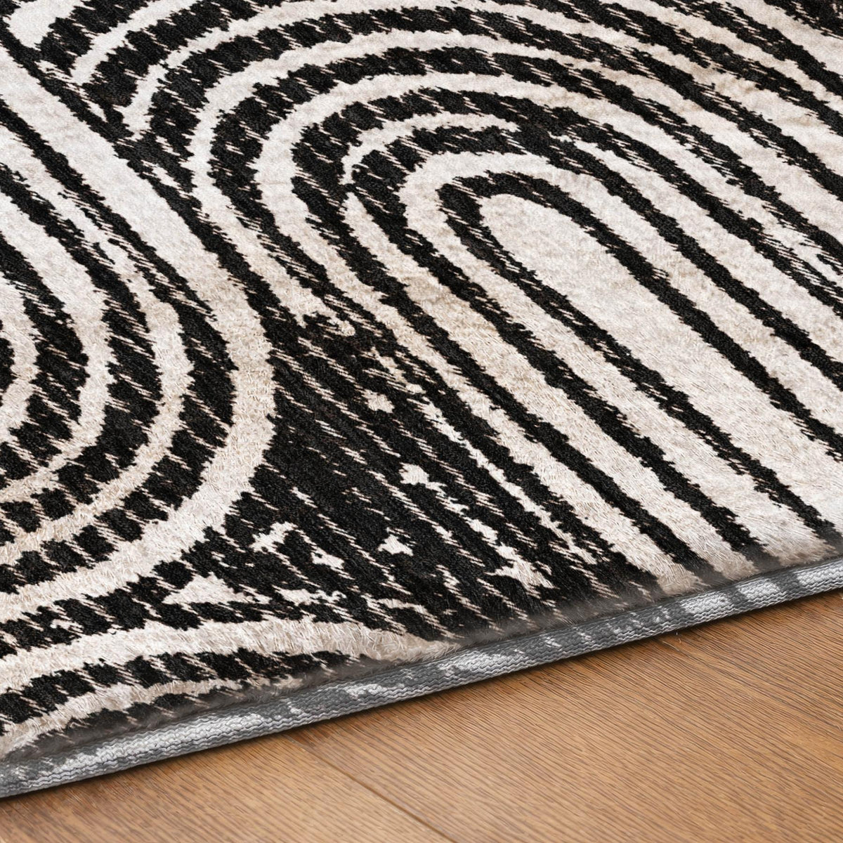8' X 10' Black And Ivory Geometric Shag Washable Area Rug With UV Protection - HomeRoots - Flyclothing LLC