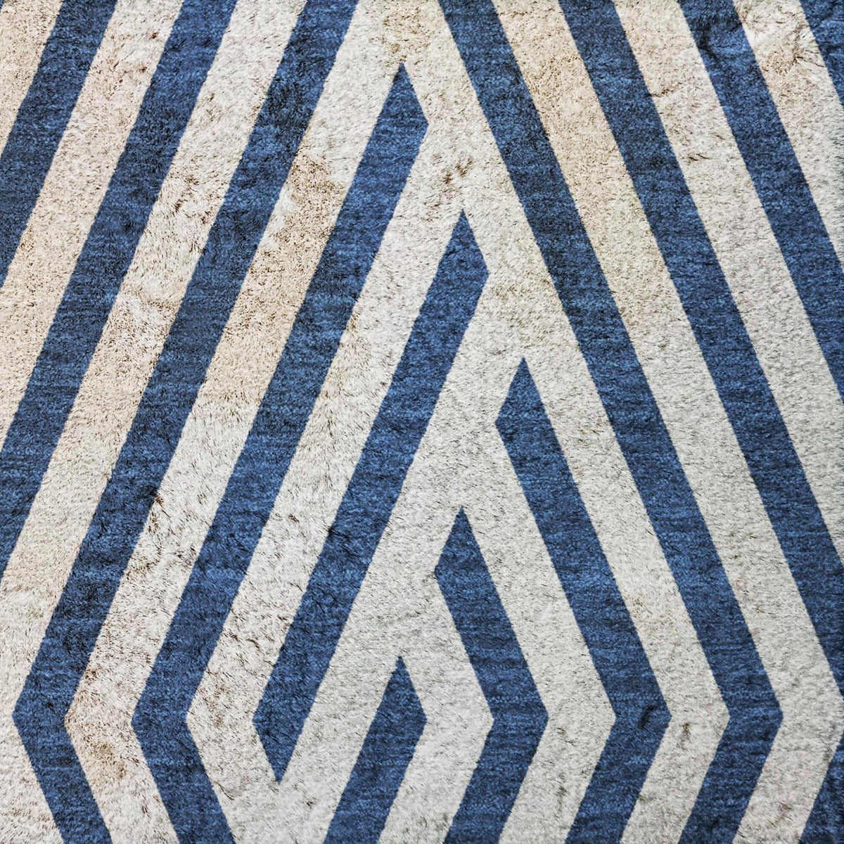 10' X 14' Navy Blue And Ivory Geometric Shag Washable Area Rug With UV Protection - HomeRoots - Flyclothing LLC