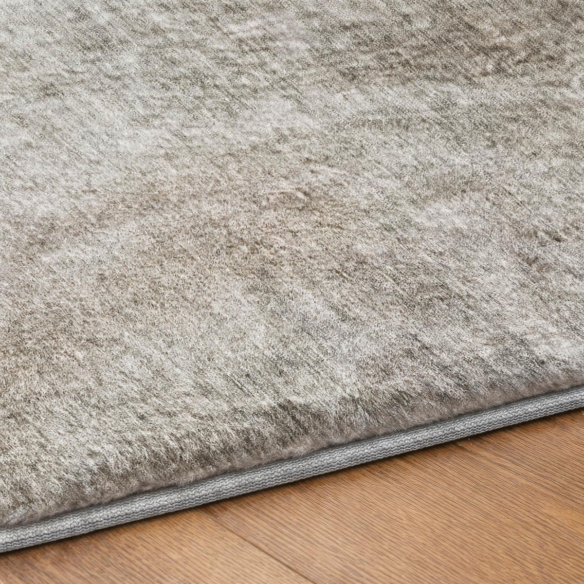 8' Gray And Silver Abstract Shag Washable Round Rug With UV Protection
