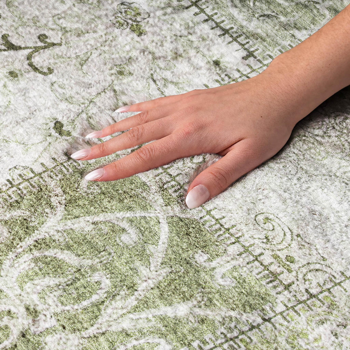 8' Green And Gray Floral Shag Washable Round Rug With UV Protection - HomeRoots - Flyclothing LLC