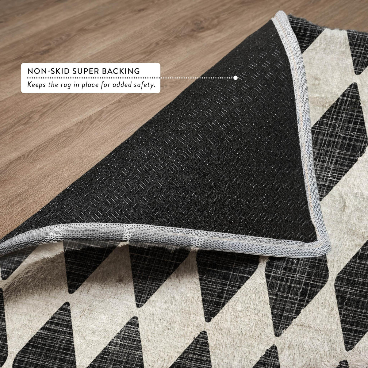 5' X 8' Black And Ivory Geometric Shag Washable Area Rug With UV Protection - HomeRoots - Flyclothing LLC