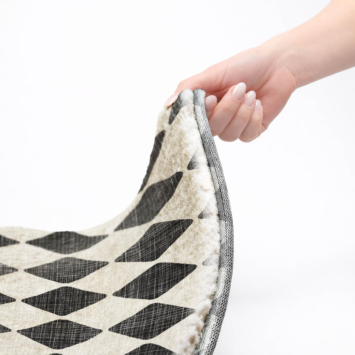9' X 12' Black And Ivory Geometric Shag Washable Area Rug With UV Protection - HomeRoots - Flyclothing LLC