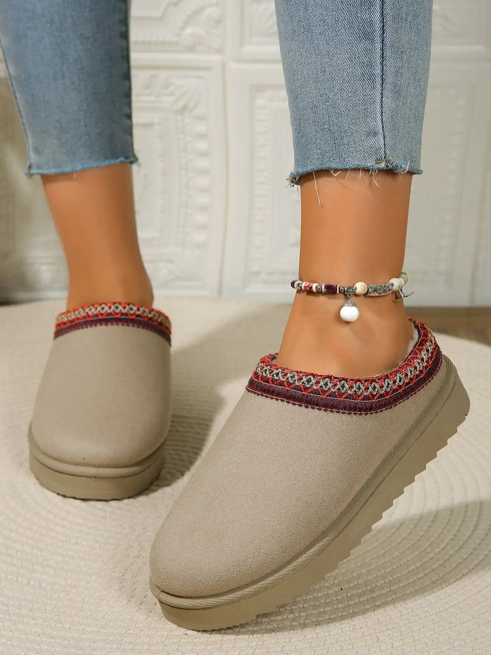 Round Toe Platform Slippers - Trendsi