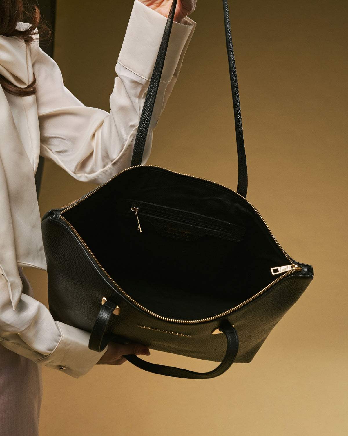 Simona (black) - Italian calf leather women's shoulder bag