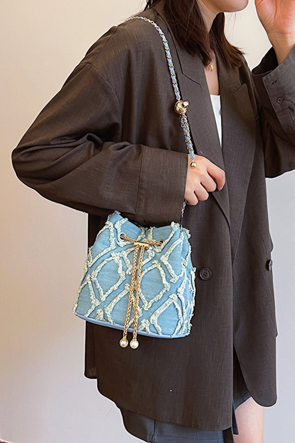 Chain Drawstring Raw Edge Denim Bucket Bag - Trendsi