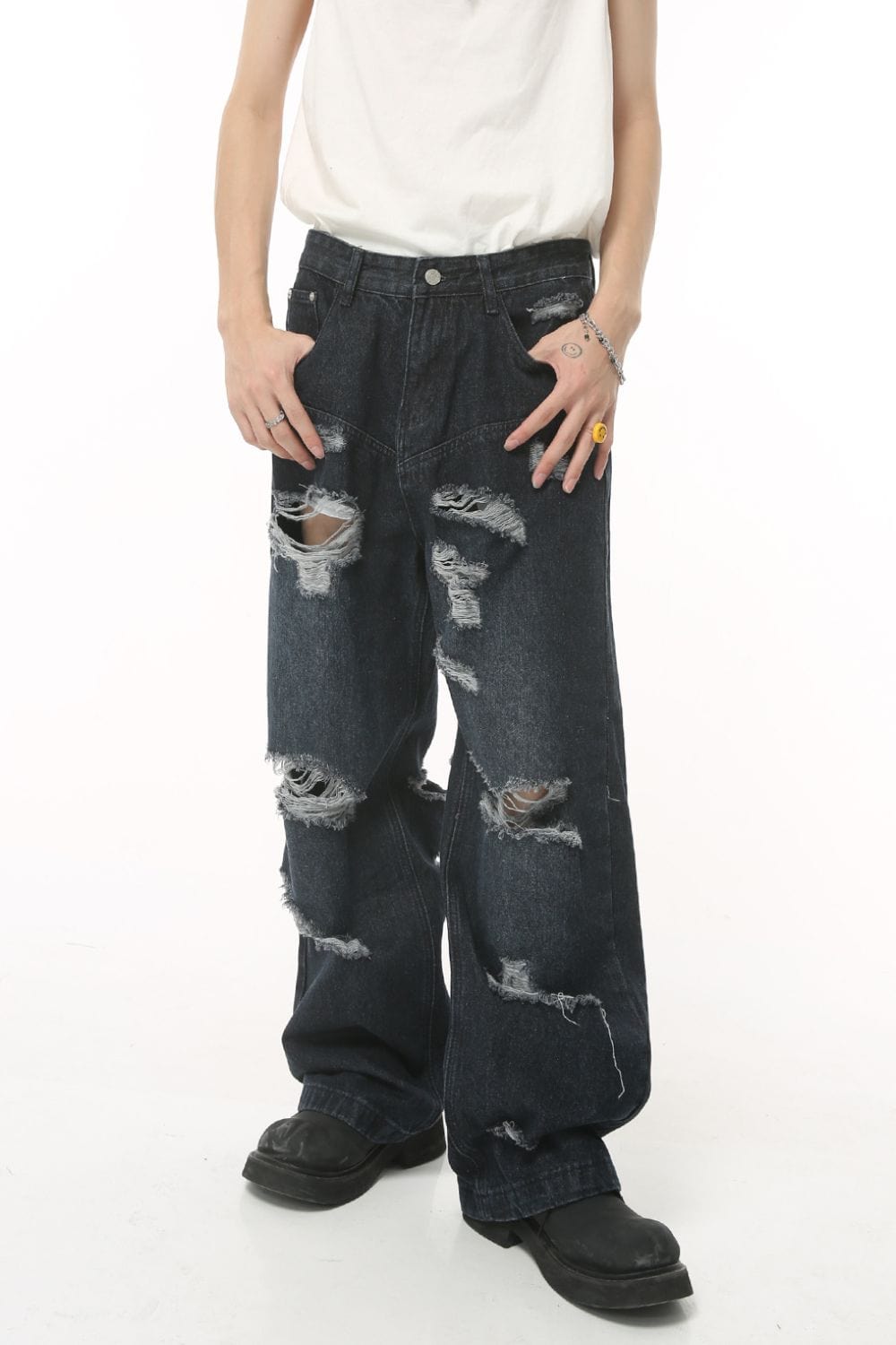 Distressed Wide Leg Pocketed Men's Jeans - Trendsi