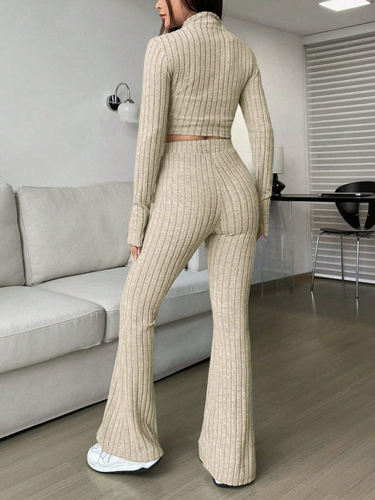 Conjunto de pantalón y camiseta de manga larga con cremallera