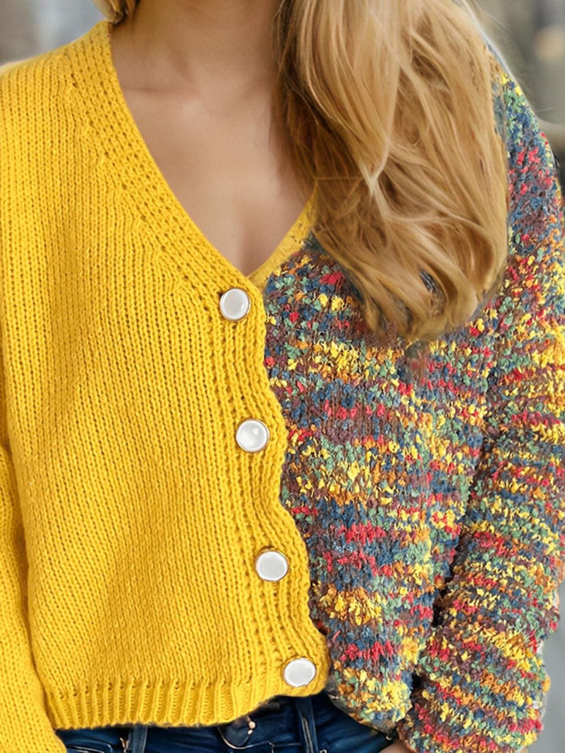 Contrast Button Up V-Neck Cropped Cardigan - Trendsi