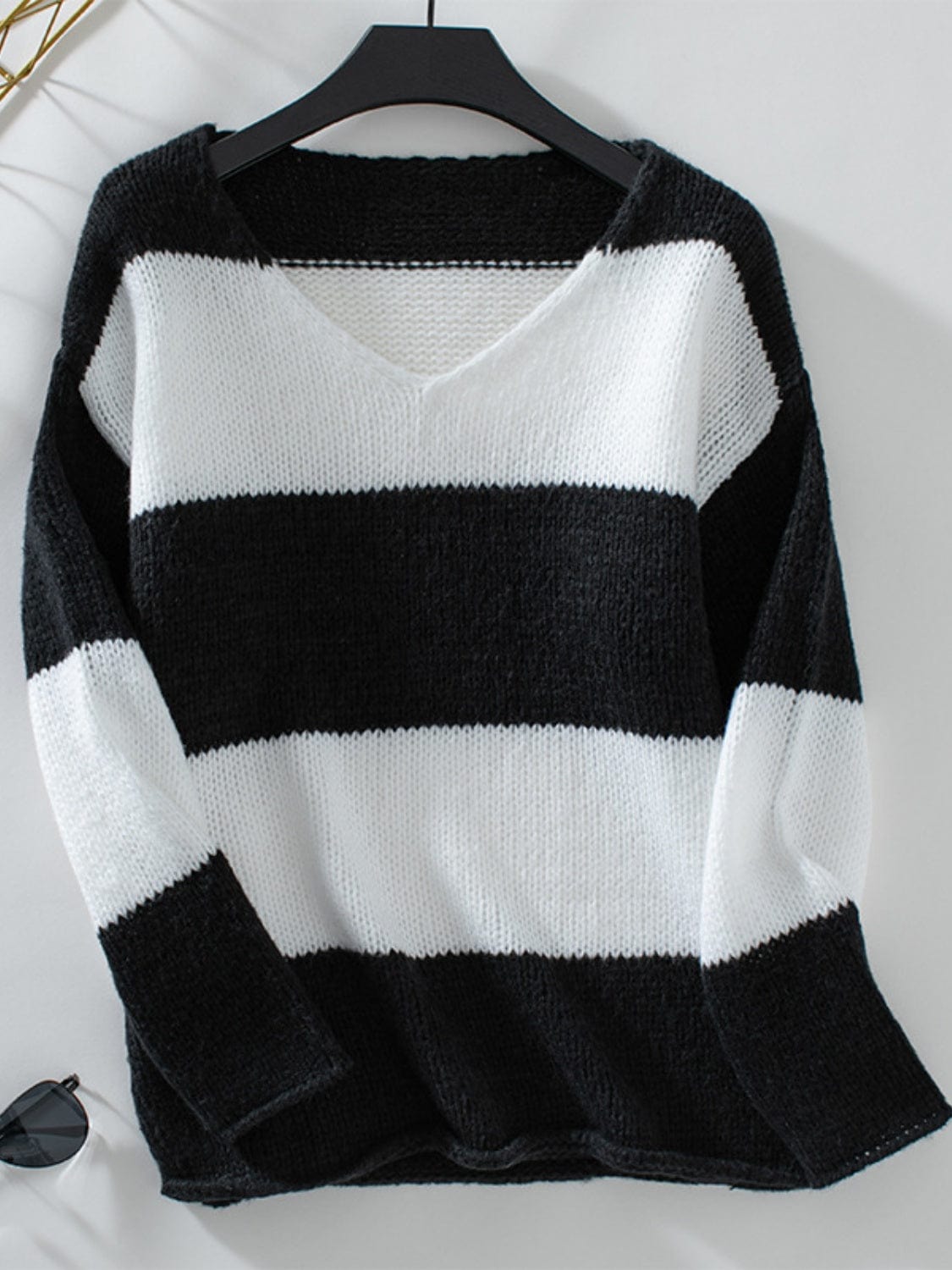 Color Block V-Neck Long Sleeve Sweater - Trendsi