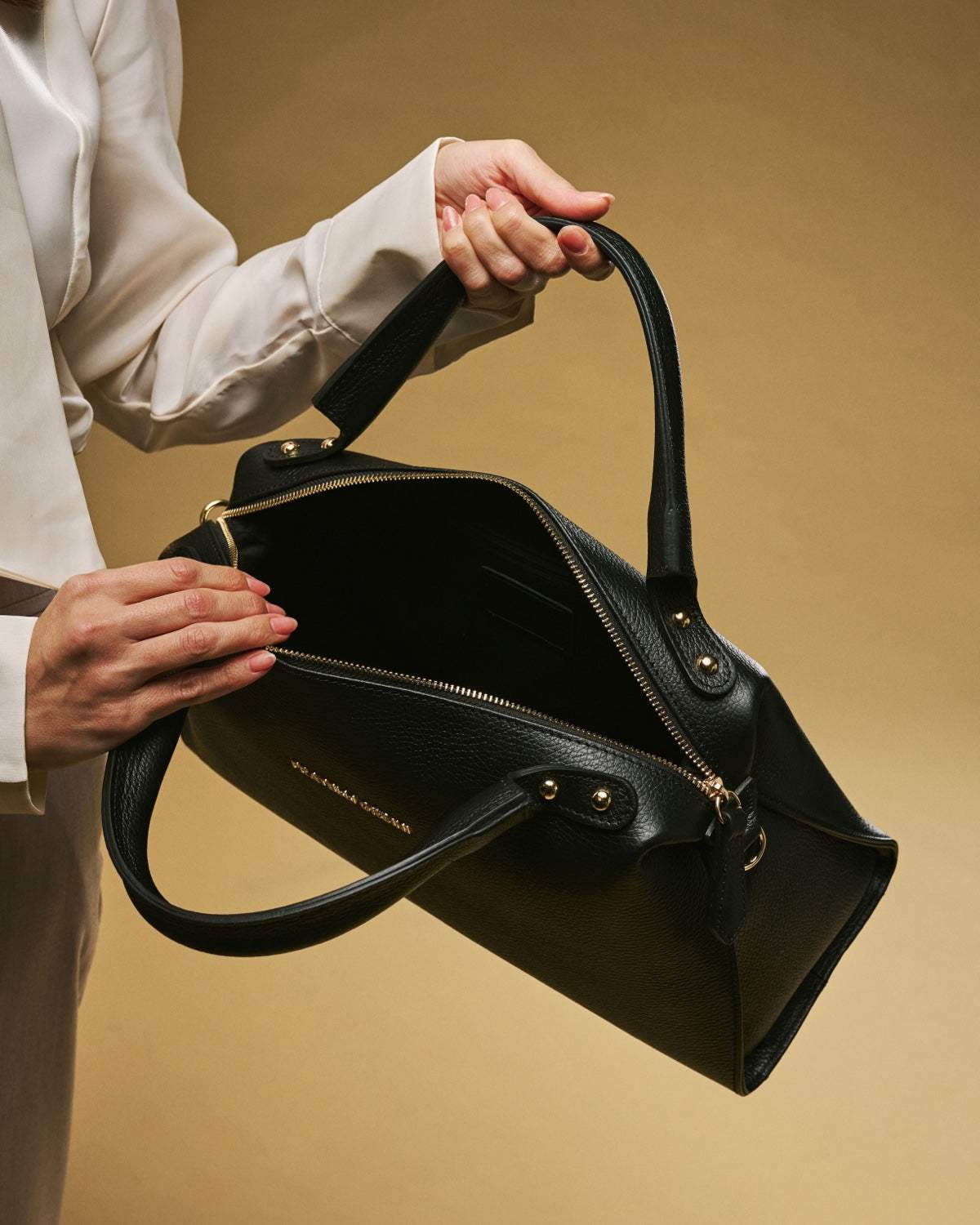 Zita (black) - Italian calf leather women's handbag (with shoulder strap)
