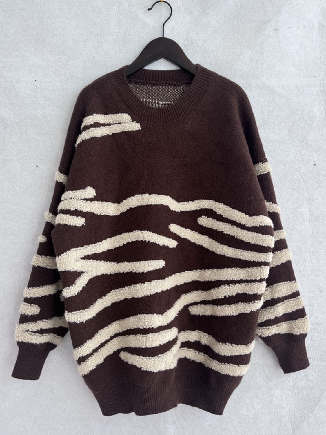 Contrast Round Neck Long Sleeve Sweater - Trendsi