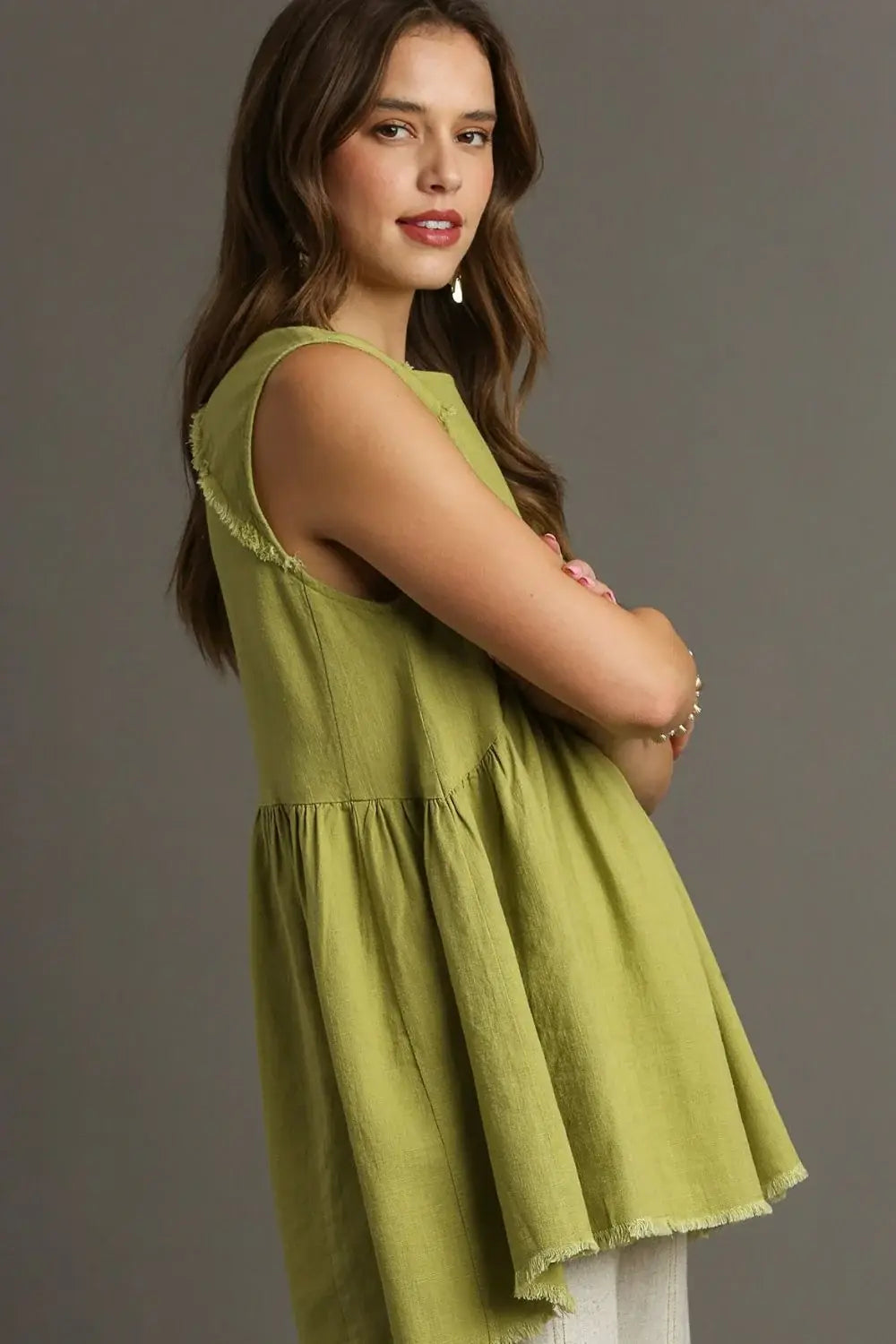 Umgee Full Size Raw Hem Linen Round Neck Sleeveless Top Plus Size - Trendsi - Flyclothing LLC