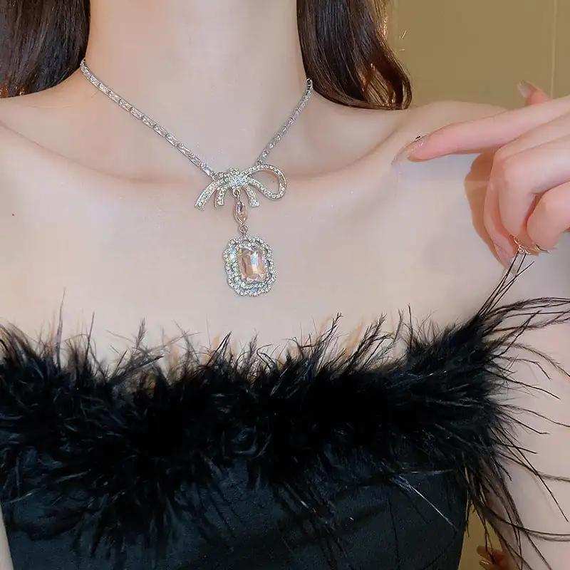 Alloy Crystal Geometric Pendant Necklace - Trendsi - Flyclothing LLC