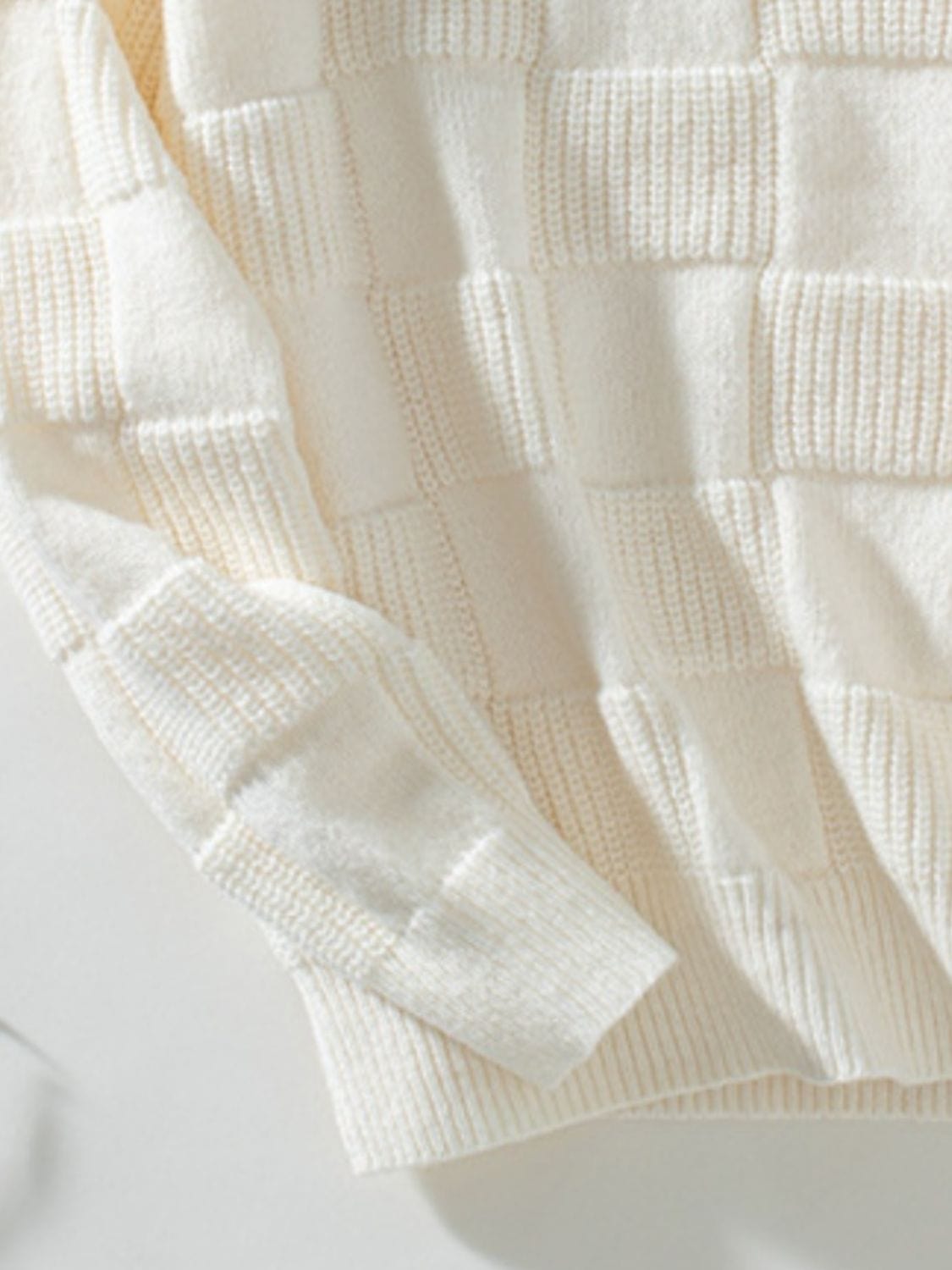 Checkered Round Neck Long Sleeve Sweater - Trendsi
