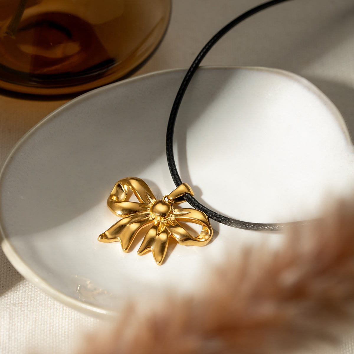 18K Gold-Plated Bow Pendant Necklace - Trendsi