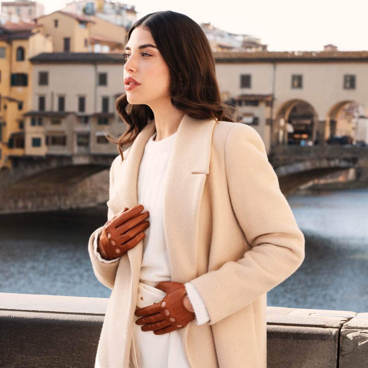 Alessa (cognac) - Classic Italian lambskin leather driving gloves
