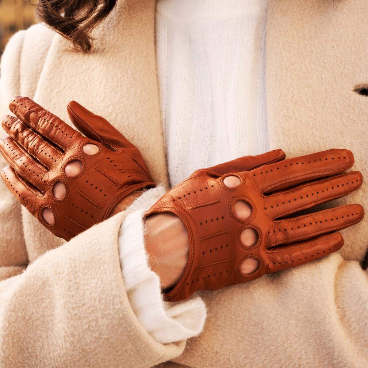 Alessa (cognac) - Classic Italian lambskin leather driving gloves