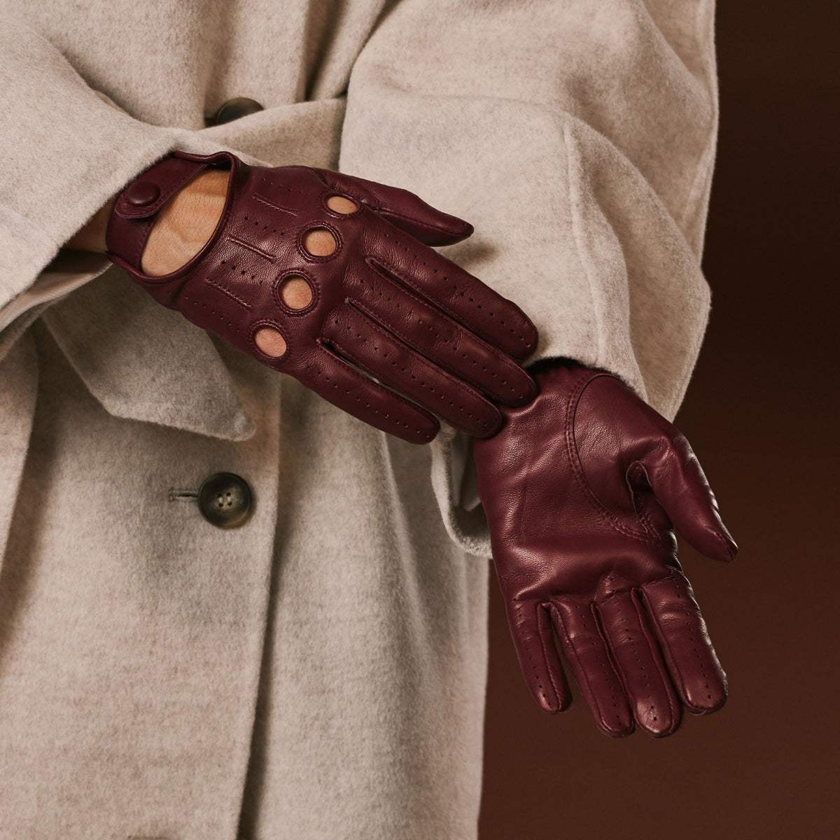 Alessa (oxblood) - Classic Italian lambskin leather driving gloves