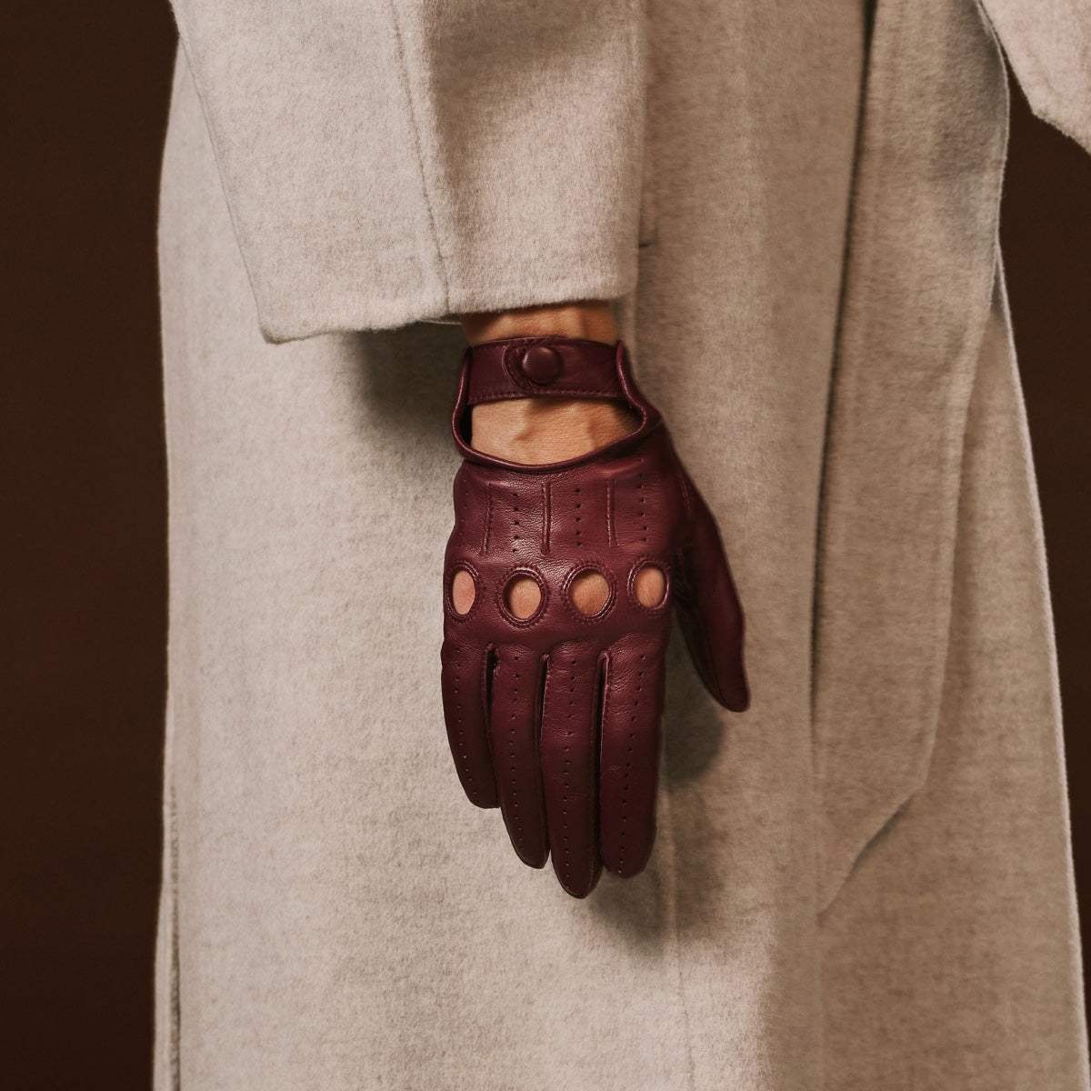 Alessa (oxblood) - Classic Italian lambskin leather driving gloves