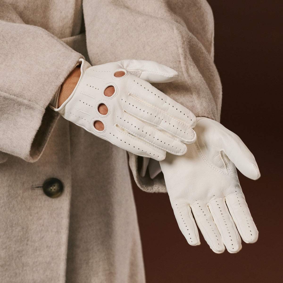 Alessa (white) - Classic Italian lambskin leather driving gloves - Leather Gloves Online - Flyclothing LLC