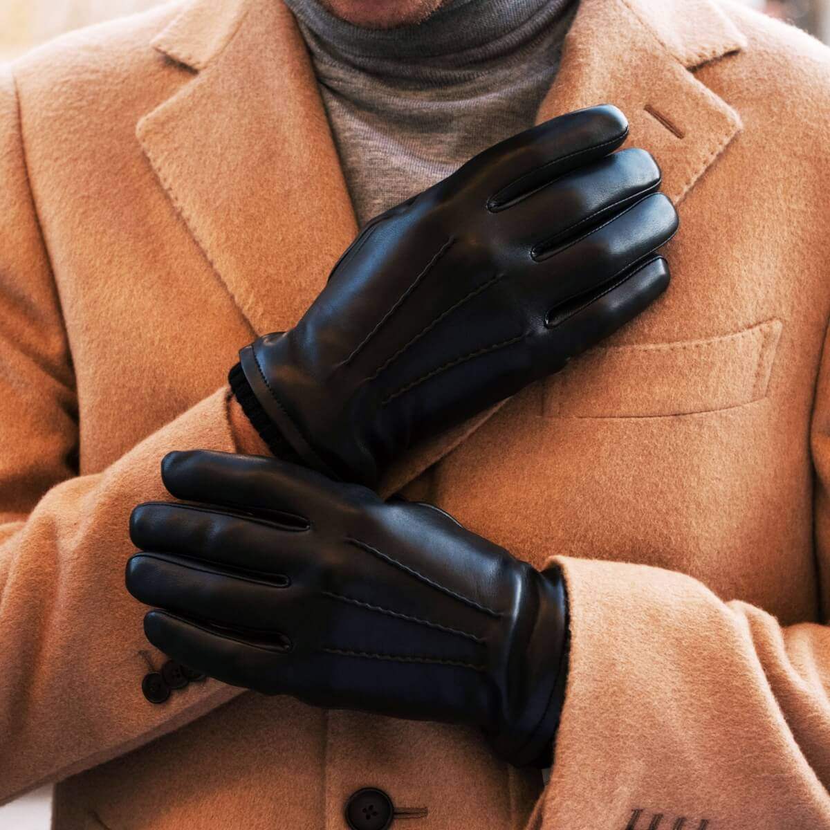 Alessandro (black) - Italian lambskin leather gloves with cashmere lining & touchscreen feature