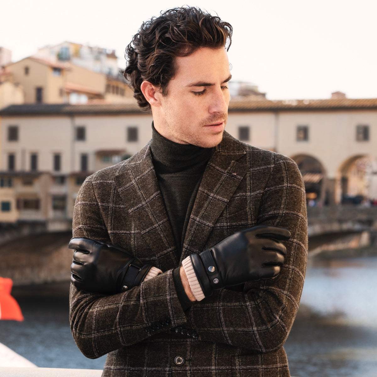 Alonzo (black) - Italian lambskin leather gloves with cashmere lining & touchscreen feature - Leather Gloves Online - Flyclothing LLC