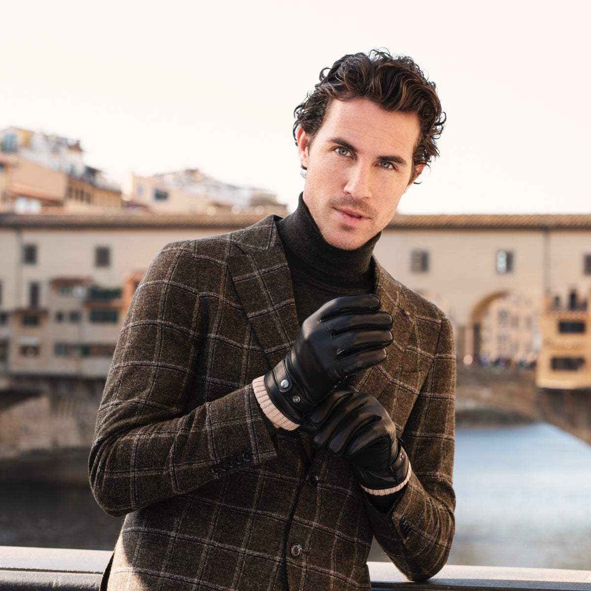 Alonzo (black) - Italian lambskin leather gloves with cashmere lining & touchscreen feature - Leather Gloves Online - Flyclothing LLC