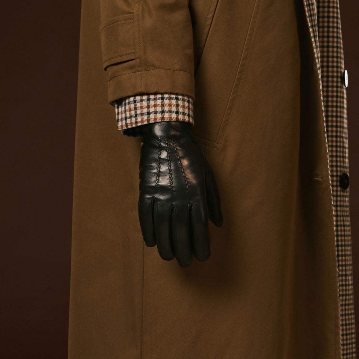 Bella (black) - Italian lambskin leather gloves with lambswool lining & touchscreen feature