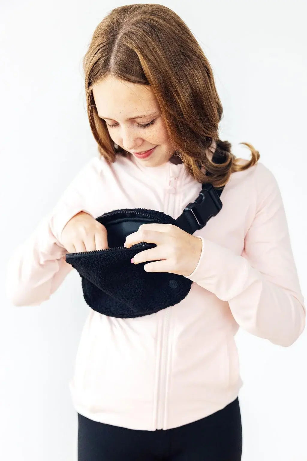 Black Fleece Belt Bag - Mila & Rose ® - Flyclothing LLC