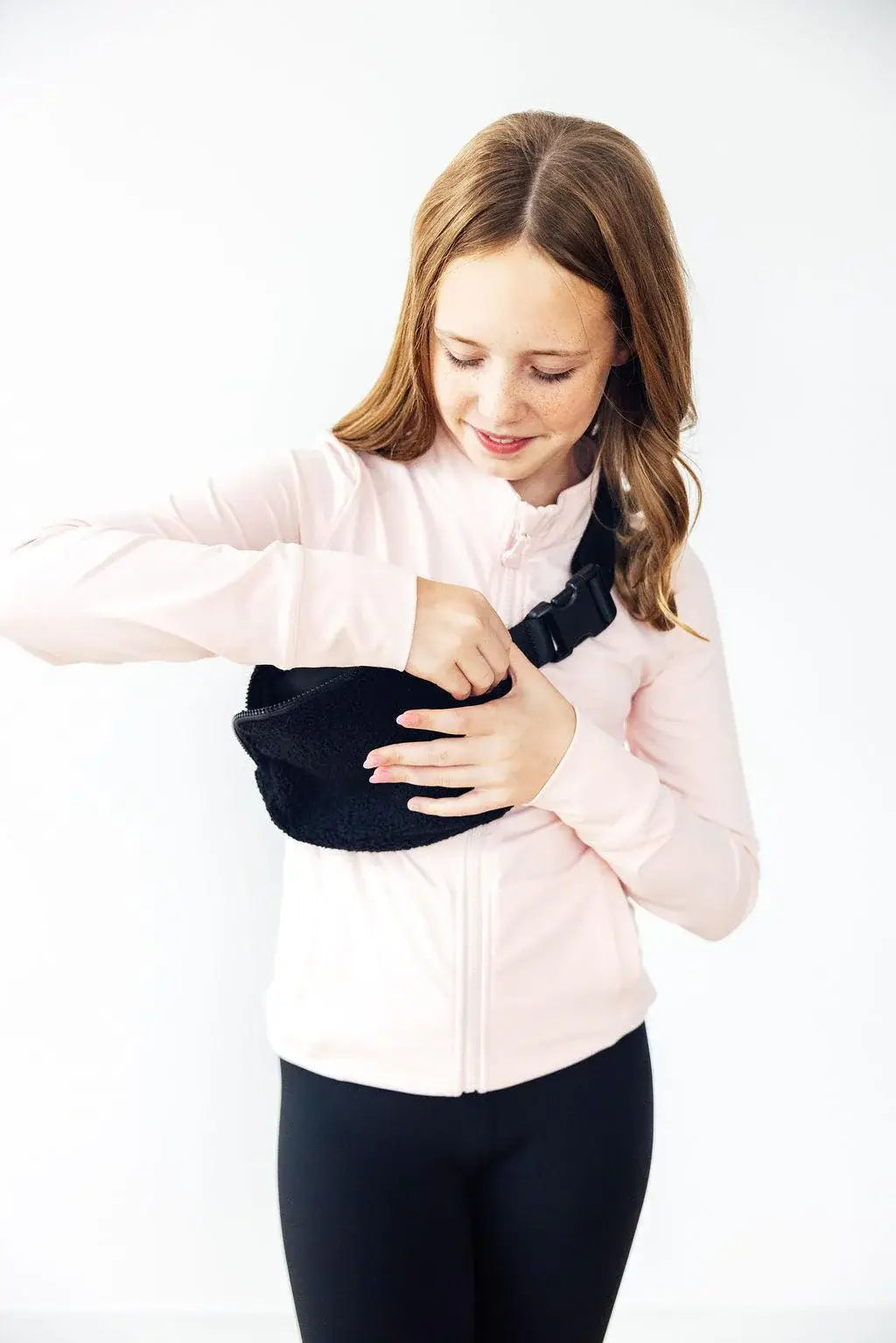 Black Fleece Belt Bag - Mila & Rose ® - Flyclothing LLC