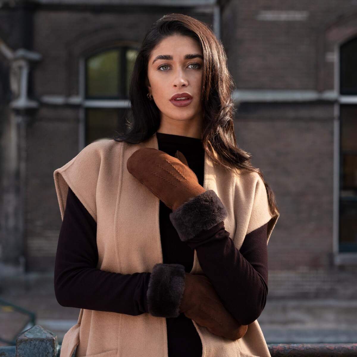 Brooke (brown) – Suede mittens with luxurious sheep fur lining - Leather Gloves Online - Flyclothing LLC