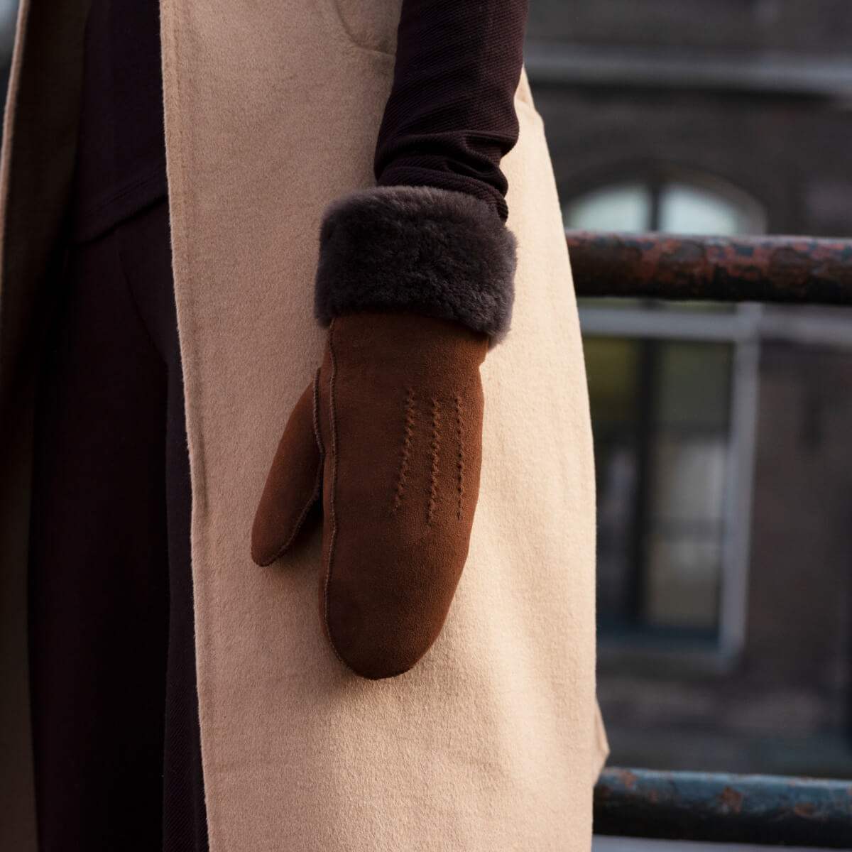 Brooke (brown) – Suede mittens with luxurious sheep fur lining - Leather Gloves Online - Flyclothing LLC
