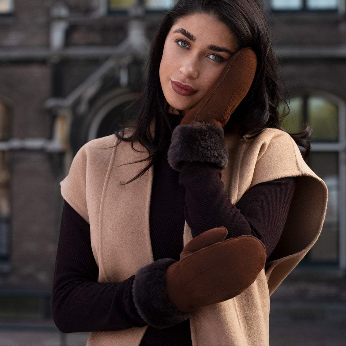 Brooke (brown) – Suede mittens with luxurious sheep fur lining - Leather Gloves Online - Flyclothing LLC