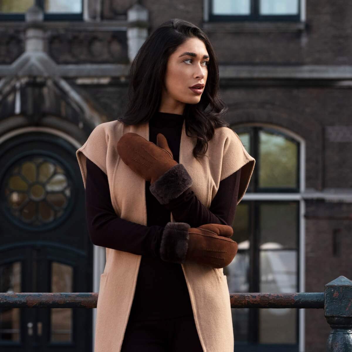 Brooke (brown) – Suede mittens with luxurious sheep fur lining - Leather Gloves Online - Flyclothing LLC