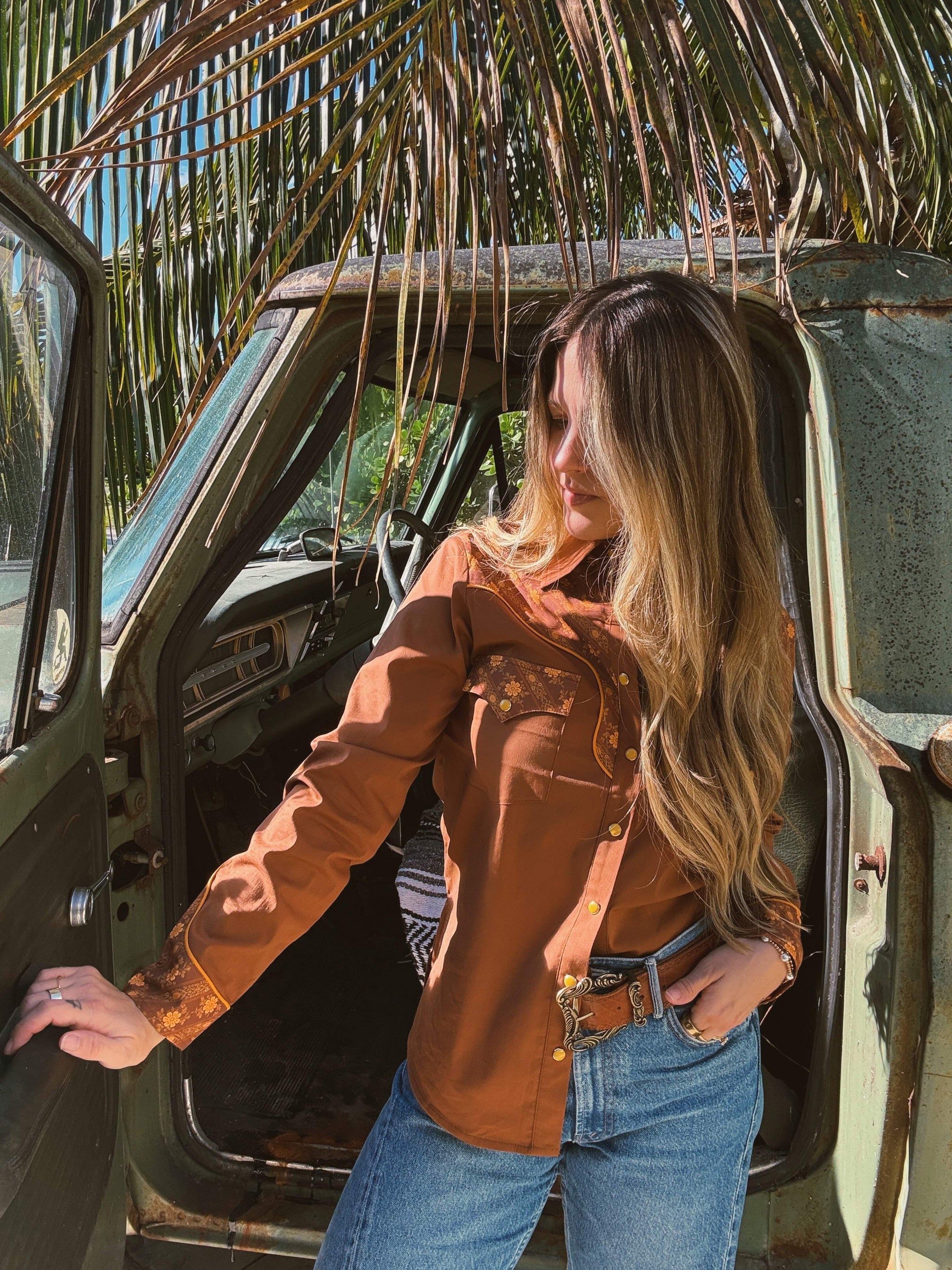 John Wayne Western Pearl Snap Button Up Top In Brown - Lil Bee's Bohemian - Flyclothing LLC