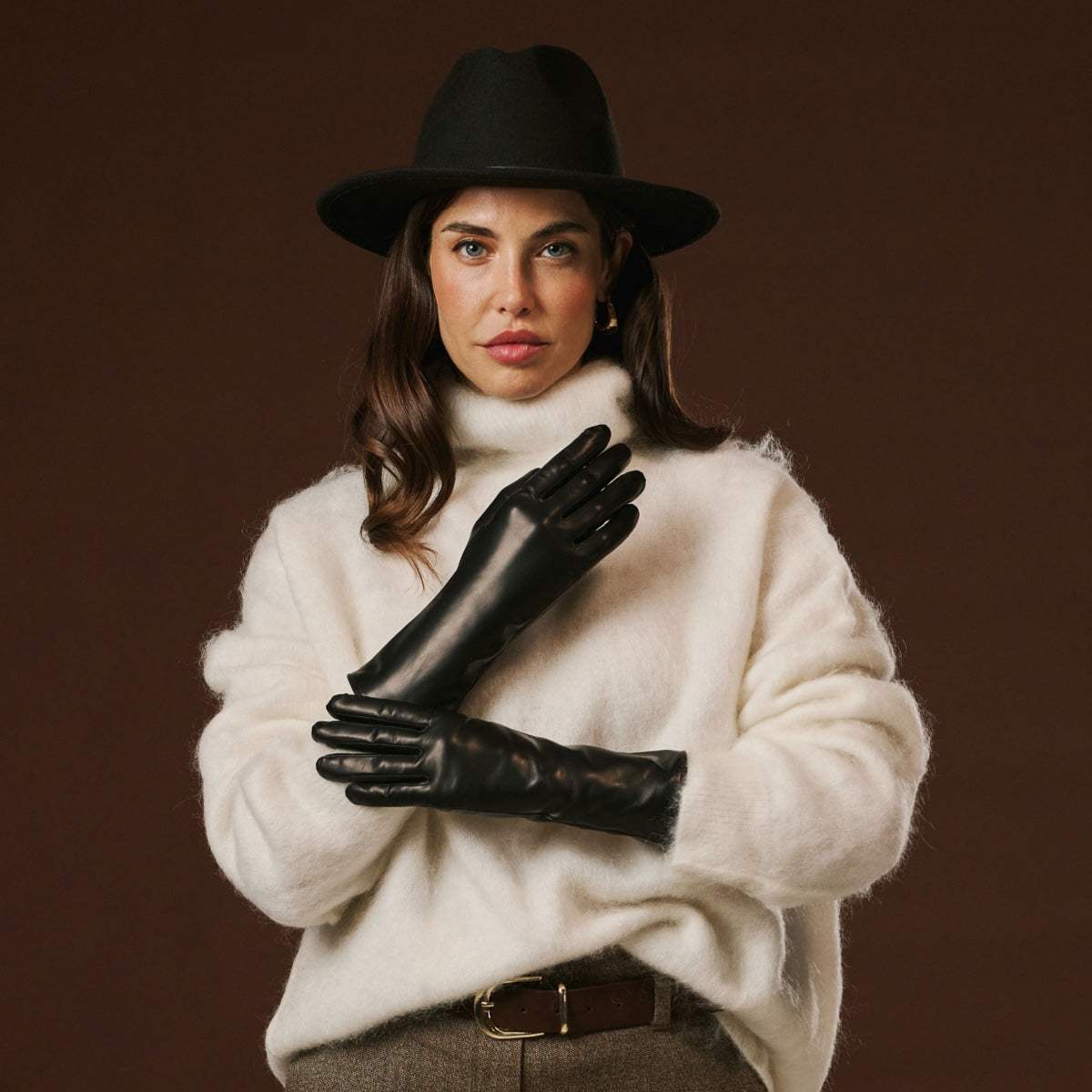 Camilla (black) - Italian long leather winter gloves with luxurious cashmere lining